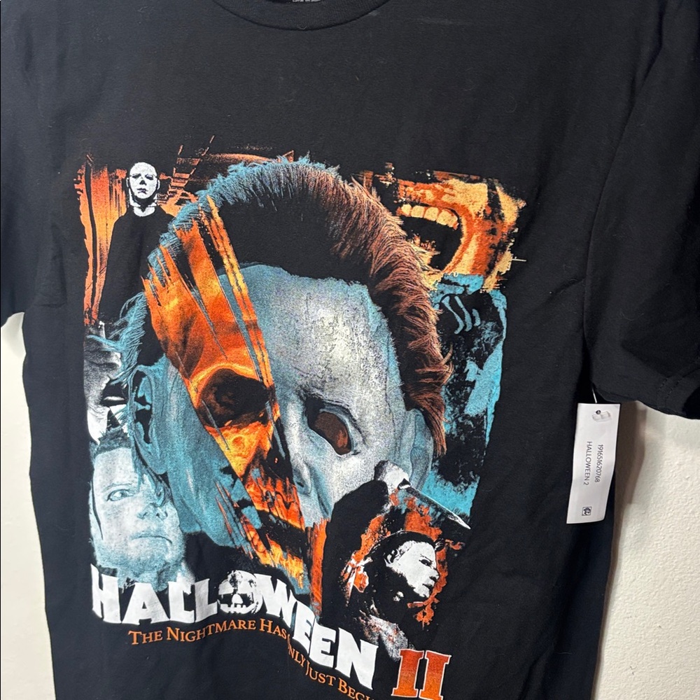 Graphic Tee Halloween II Short Sleeve Tee NWT Black - Picture 2 of 3